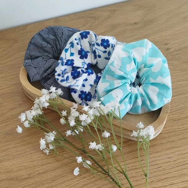 Maison Alice - nastro in tessuto elastico scrunchie per donne e bambini azzurro foglie rosse