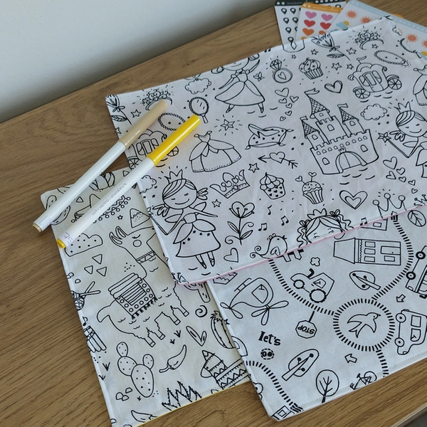 Maison Alice - tovaglietta colorata lavabile e riutilizzabile per bambini - mezzi di trasporto