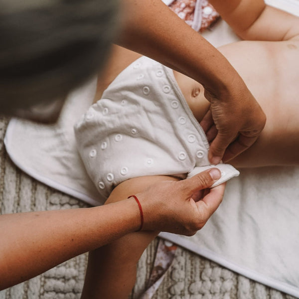 Modern cloth nappies - fitted bianco