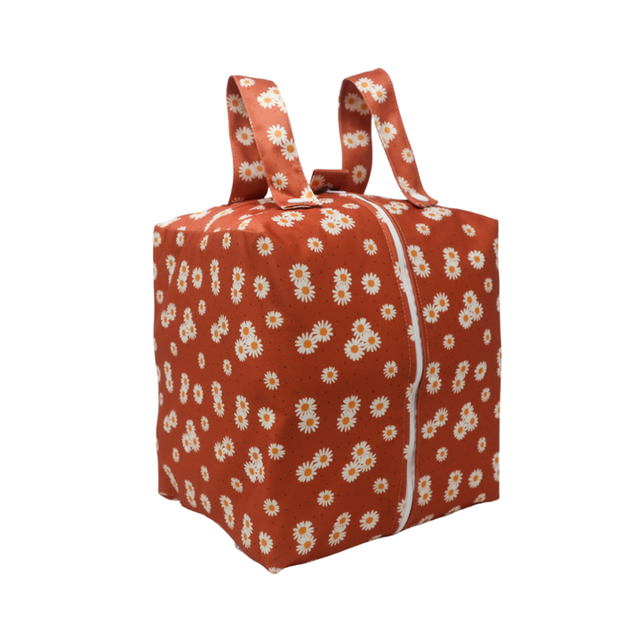 Modern cloth nappies wet bag pod Ditsy Daisy Bimbo in Arrivo
