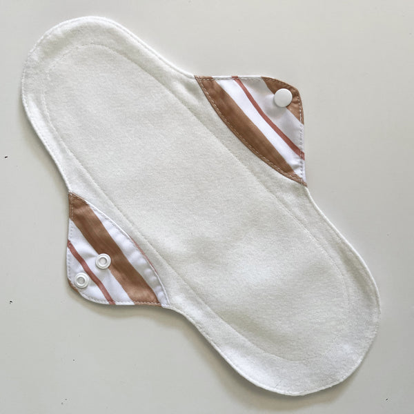 Bare Boho - assorbente regular righe circo